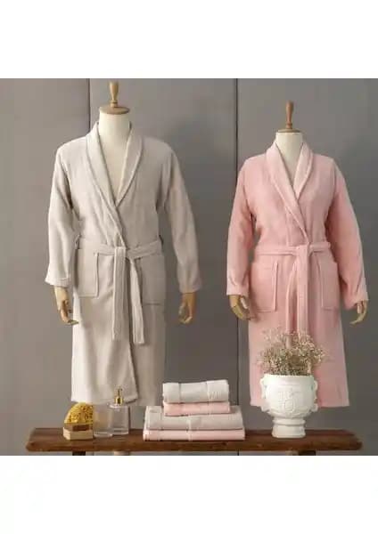 Karaca Home Casita Flos 6 Parça Taş Pudra Aile Bornoz Seti – Şık ve Fonksiyonel Tasarım