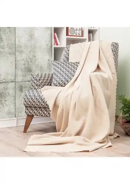 Latuda Şönil Jakarlı Desenli Kaymaz Koltuk Şalı: Estetik ve Fonksiyonellik Bir Arada