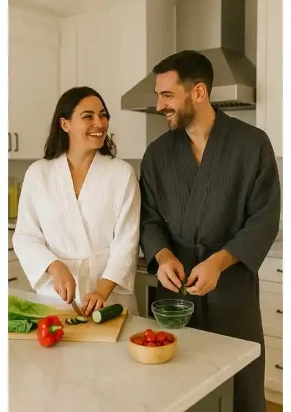 Lucy ve Ev Uniseks Dört Kat Müslin Sabahlık: Konfor ve Şıklığın Modern Buluşması