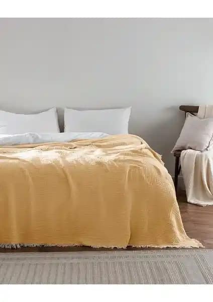 Madame Coco Florinda Sarı Tek Kişilik Yatak Örtüsü Modern ve Şık Tasarımıyla Öne Çıkıyor