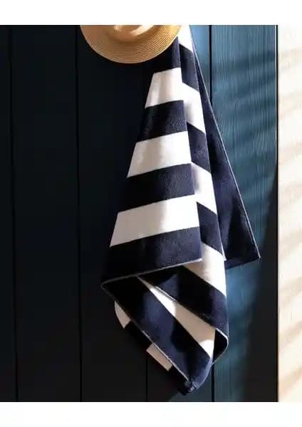 Madame Coco Hector Plaj Havlusu İncelemesi: Kalite, Tasarım ve Kullanım Özellikleri