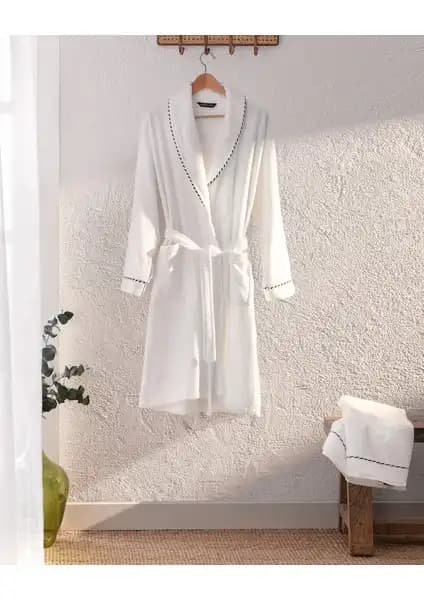 Madame Coco Jack Şalyaka Unisex Bornoz Seti: Yüksek Kalite ve Şıklık Sunan Konforlu Banyo Deneyimi