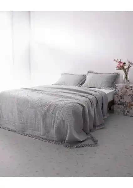 Madame Coco Maryon Çift Kişilik Gri Yatak Örtüsü Şıklık ve Konfor Sunar