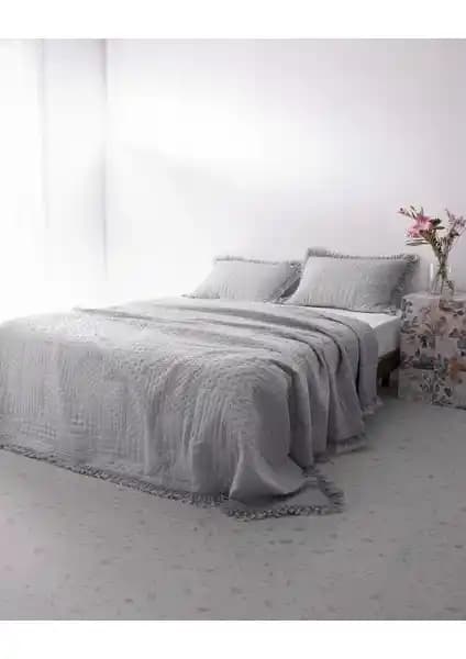 Madame Coco Maryon Çift Kişilik Gri Yatak Örtüsü Şıklık ve Konfor Sunar