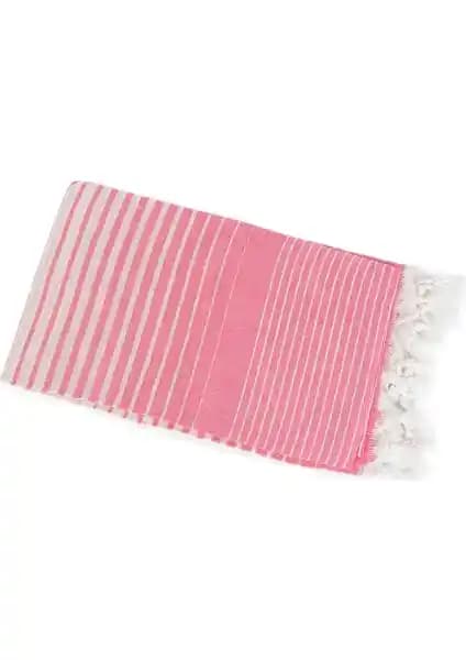 Made By Sade Pembe Peştemal: Şıklık ve İşlevselliği Bir Arada Sunan Pamuklu Plaj Aksesuarı