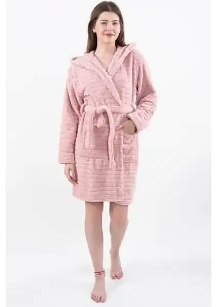 MaisonArt Comfy Kapşonlu Peluş Bornoz Kadınlar İçin Sıcak ve Şık Kış Giyim Seçeneği