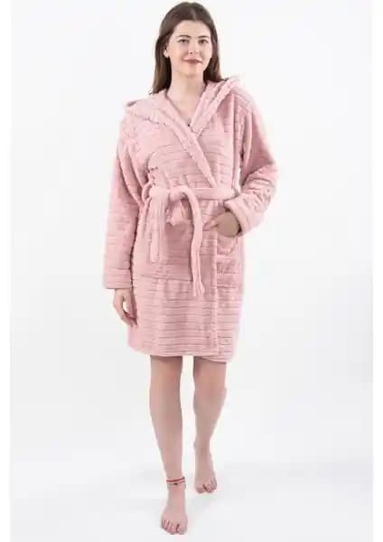 MaisonArt Comfy Kapşonlu Peluş Bornoz Kadınlar İçin Sıcak ve Şık Kış Giyim Seçeneği
