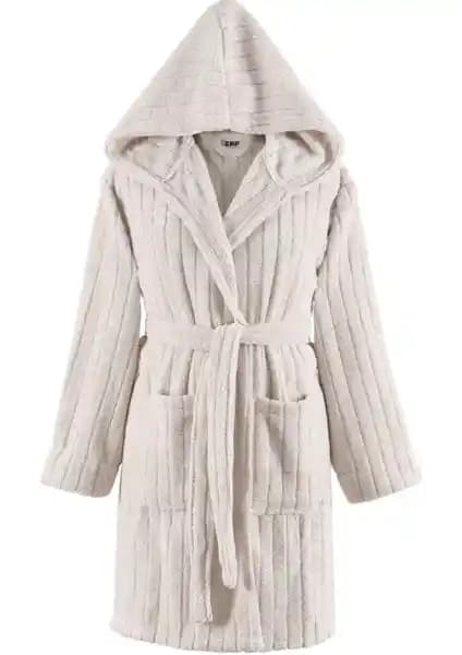 MaisonArt Comfy Kapşonlu Peluş Sabahlık: Konfor ve Şıklığın Bir Arada Sunumu