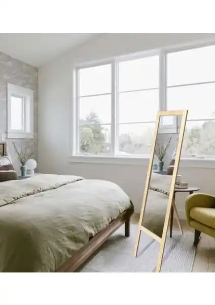 Mirrorss Ahşap Natürel Ayaklı Boy Ayna: Estetik ve Fonksiyonellik Sunan Modern Tasarım