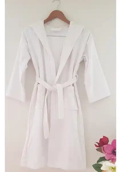 My Sweet Baby Kadife Çocuk Bornozu: Yüksek Emicilik ve Şık Tasarım ile Konfor Sunar