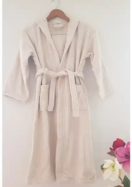 My Sweet Baby Kadife Çocuk Bornozu: Yüksek Konfor ve Şıklık Sunan Banyo Sonrası Ürün