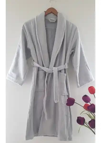 My Sweet Baby Kadife Çocuk Bornozu: Yumuşak ve Şık Tasarım ile Konfor Sağlar