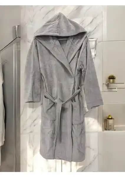 MySoft Home Kadife Kapüşonlu Bornoz: Şık ve Konforlu Unisex Ev Giyim Ürünü