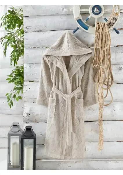 Philippus Bukle Kutulu Genç Kapüşonlu Bornoz: Yüksek Kalite ve Konfor Sunan Tasarım