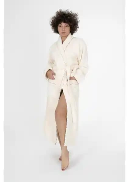 Varol Biyeli Şal Yaka Bambu Bornoz: Şıklık ve Konforu Bir Arada Sunan Modern Tasarım