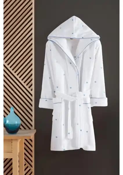 Varol Kalpli Nakışlı %100 Pamuk Love Serisi Bornoz: Şıklık ve Konforun Bir Arada Sunumu