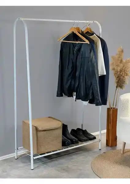 Weblonya Ayaklı Elbise Askısı Modern Tasarım ve Dayanıklılık ile Geniş Kullanım Alanları