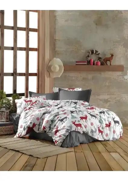 Yılbaşı Geyik Desenli Nevresim Takımı: Estetik ve Konforu Bir Arada Sunar
