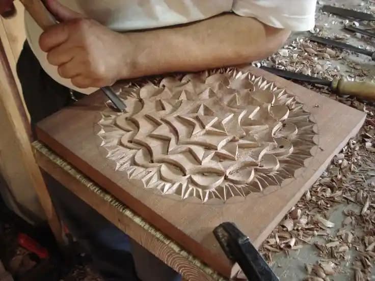 Ahşap İşçiliğinden Geçim Sağlama: Zorluklar, Stratejiler ve Gelir Çeşitlendirme Yöntemleri