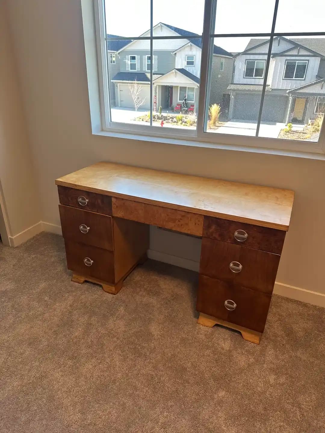 Ahşap Mobilya Restorasyonunda Farklı Ahşap Tonlarıyla Uyum Sağlama Yöntemleri