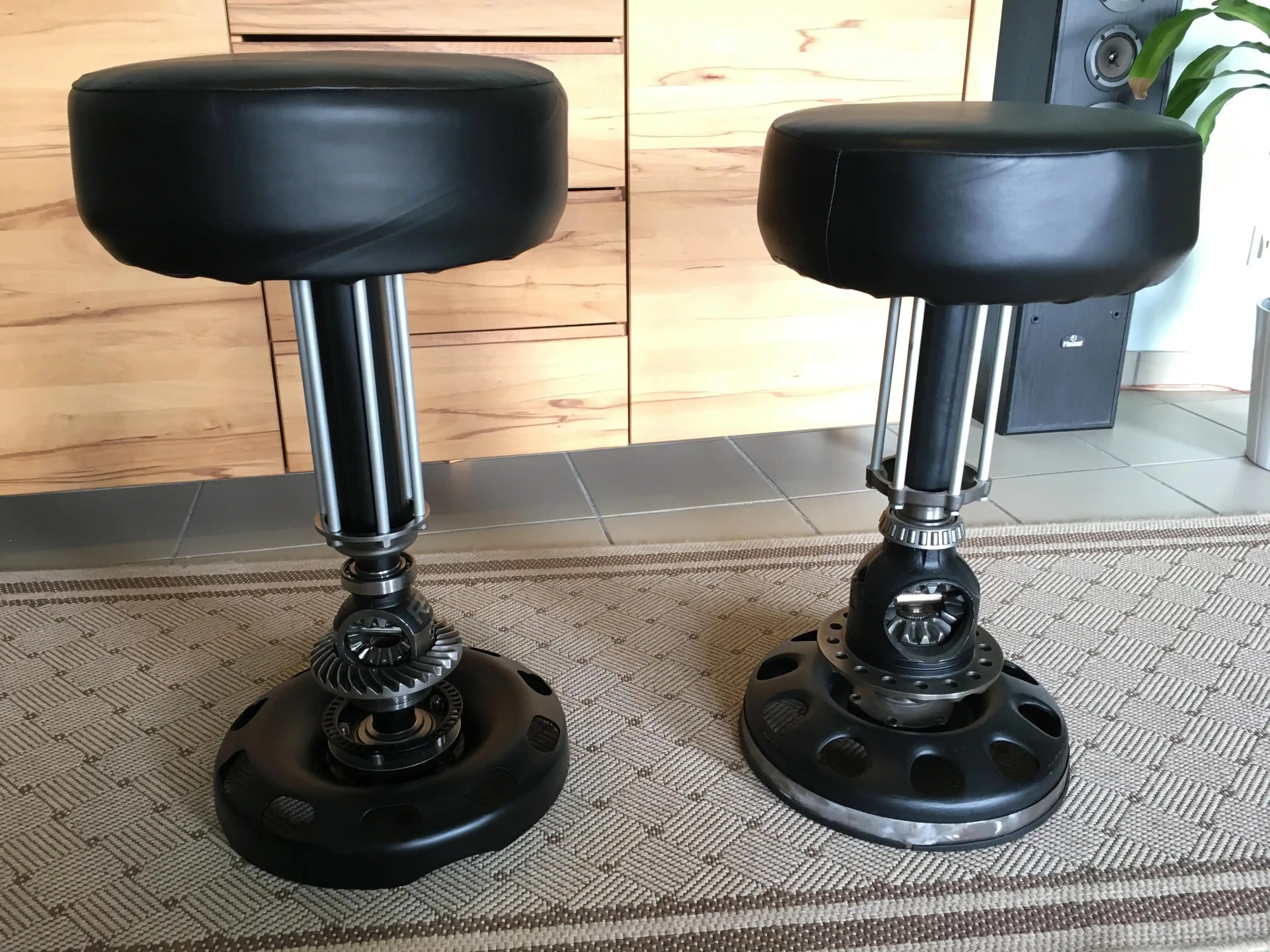 Alman Spor Arabası Diferansiyel Dişlileriyle Tasarlanan Fonksiyonel ve Estetik Tabureler