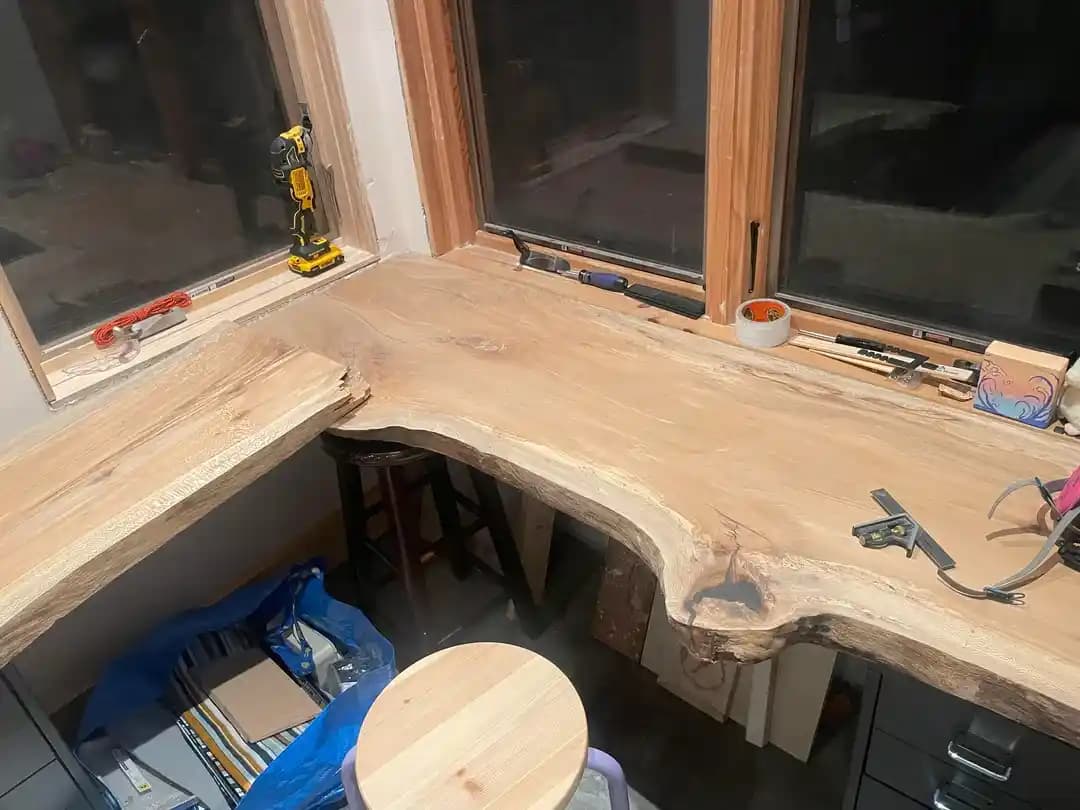 Canlı Kenarlı Ahşap Masalarda Köşe Birleştirme Teknikleri ve Uygulamaları