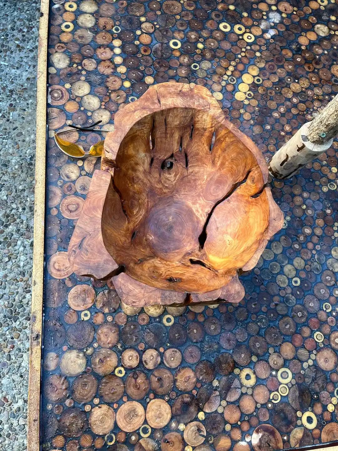 El Yapımı Büyük Kase Oyma ve Ahşap İşçiliğinde Kullanılan Teknikler ve Malzeme Seçimi