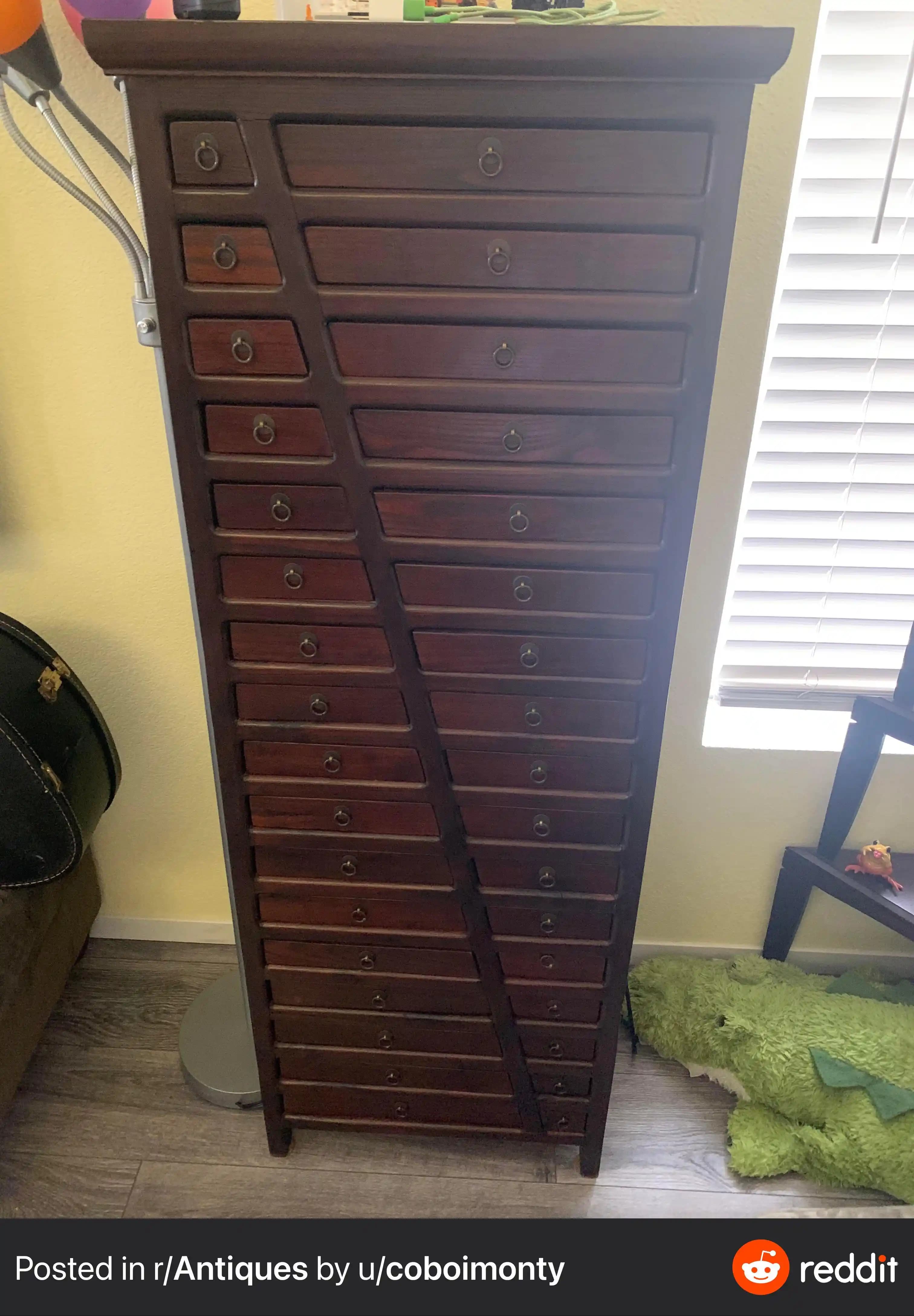 El Yapımı Mobilyalarda Özel Tasarımlar ve Üretim Süreçlerinin Detayları