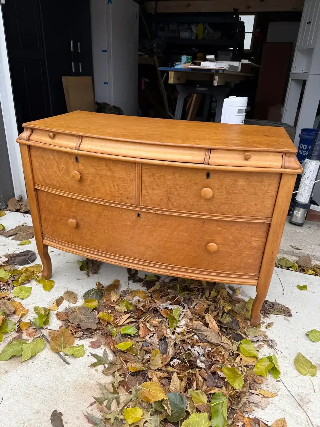 Miras Kalan Kuş Gözü Akçaağaç Gardırop Restorasyonu ve Koruma Teknikleri