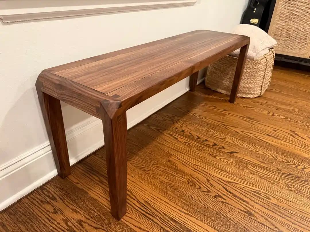 Triple-Castle Eklem Yöntemiyle Tasarlanmış Kahve Masası ve Bench Uygulaması