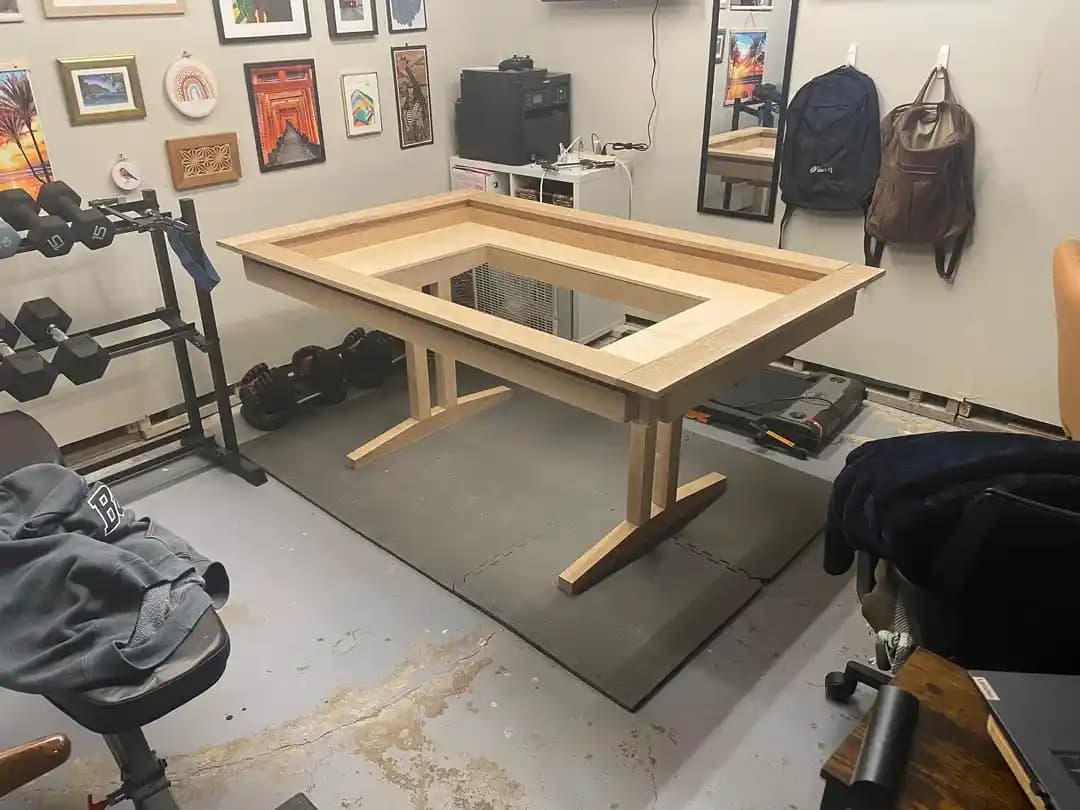 Ahşap Mobilya Yapımında Cilalama ve Yapıştırma Sırasının Teknik Analizi ve Uygulama Yöntemleri