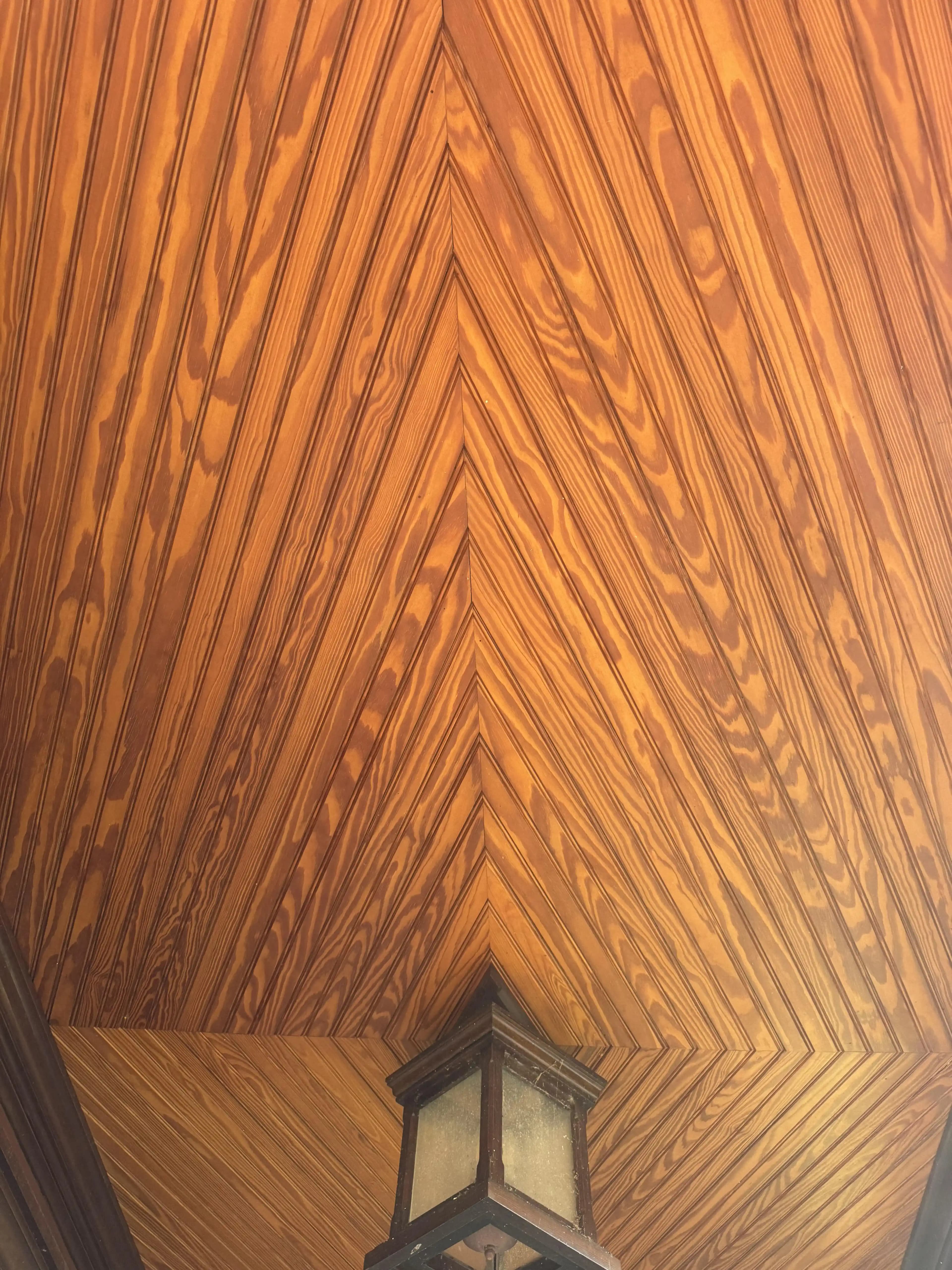 Ahşap Yüzeylerde Yağ Bazlı Cilaların Renk Değişimi ve Doğal Yaşlanma Süreci Üzerine Analiz