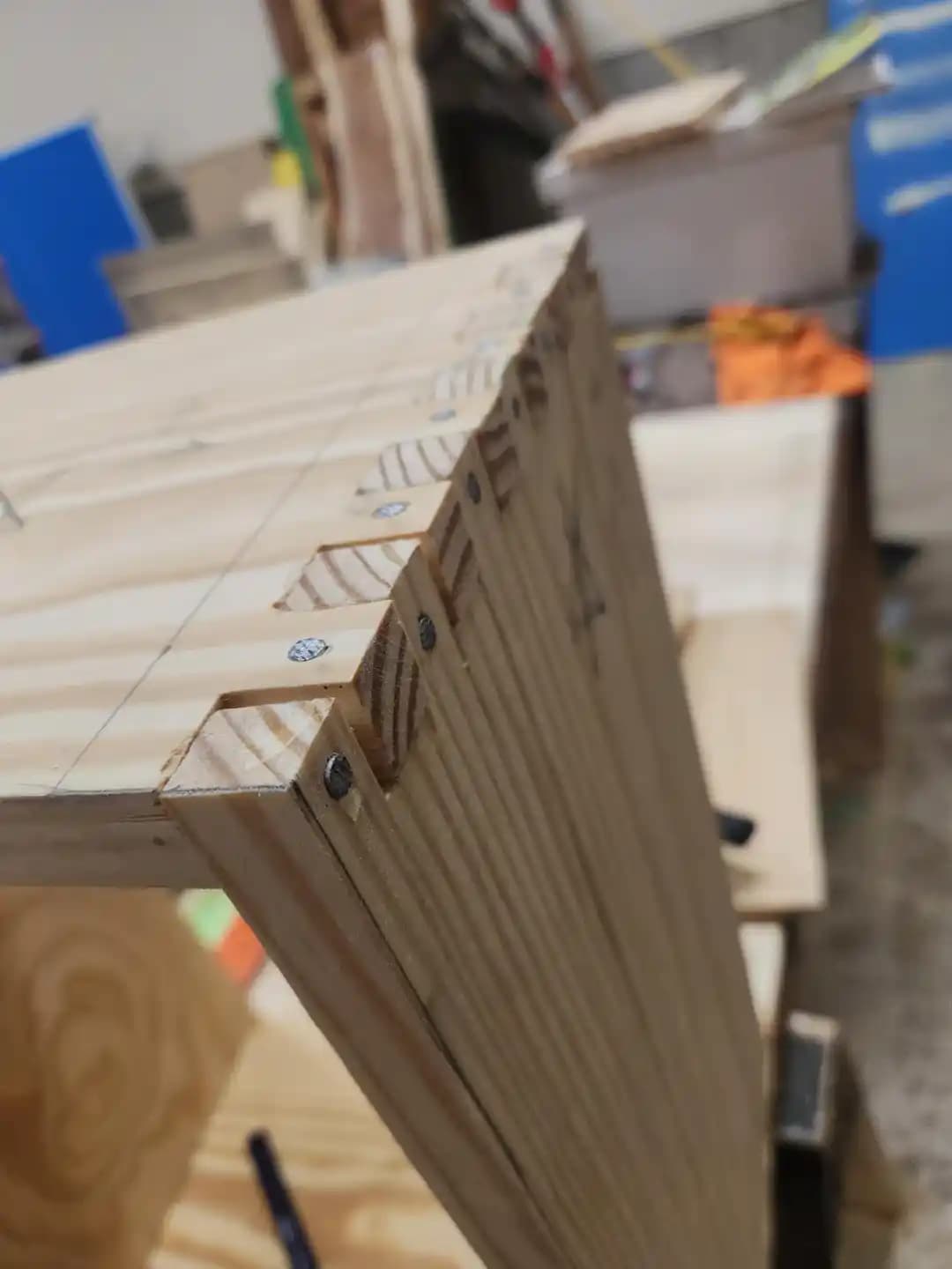 Çivili Parmak Eklerin Ayırılması: Teknikler, Zorluklar ve İşçilik Önerileri