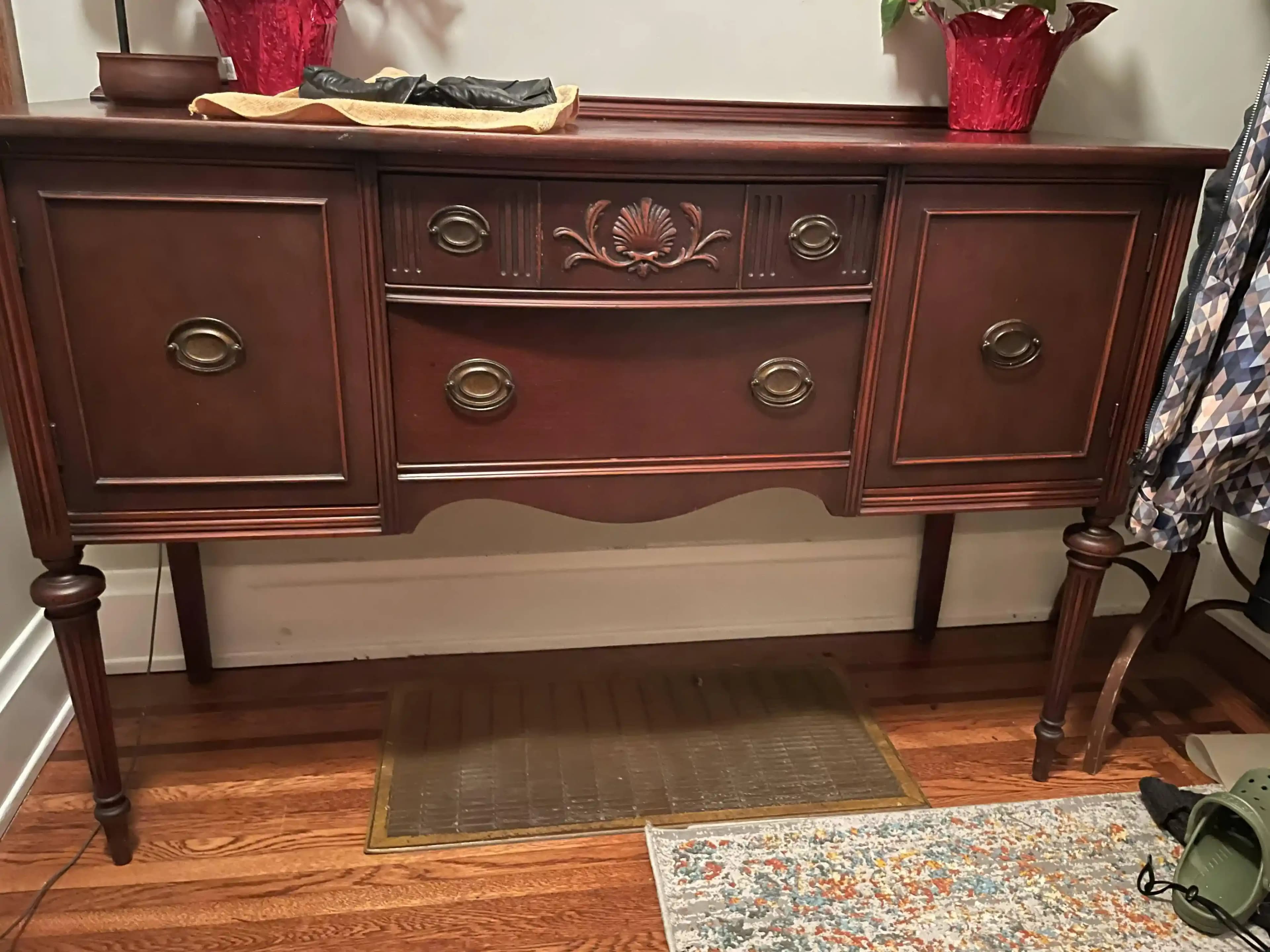 Eski Mobilyaların Parlaklığını Geri Kazanma Yöntemleri ve Doğru Bakım Teknikleri