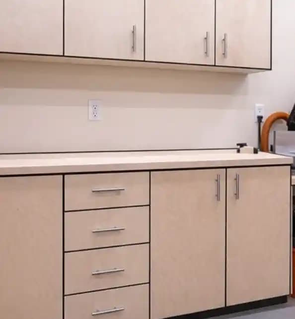 Kontrplak Dolaplarda Siyah Negatif Detay Yaratma Yöntemleri ve Uygulama Teknikleri