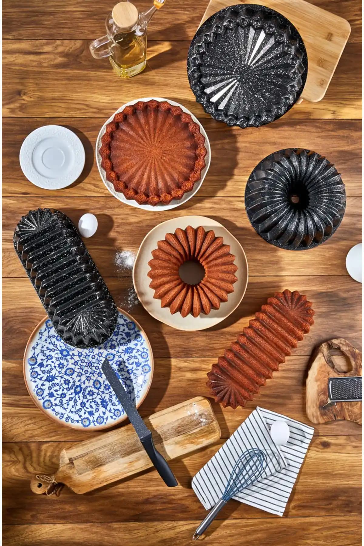 Alkar Hanımeli ve Esta Slice Döküm Granit Kek Kalıbı Setleri Karşılaştırması