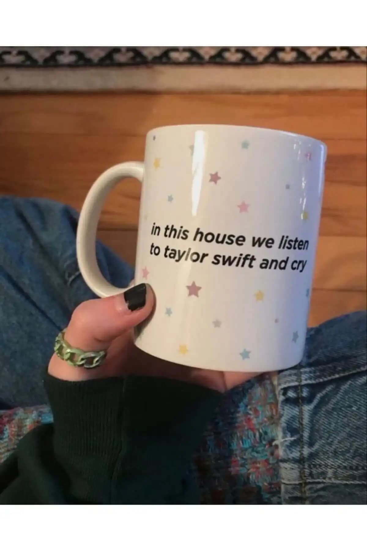 Designedfy Taylor Swift Baskılı Kupa Bardak Modern ve Estetik Tasarım ile Günlük Kullanım İçin