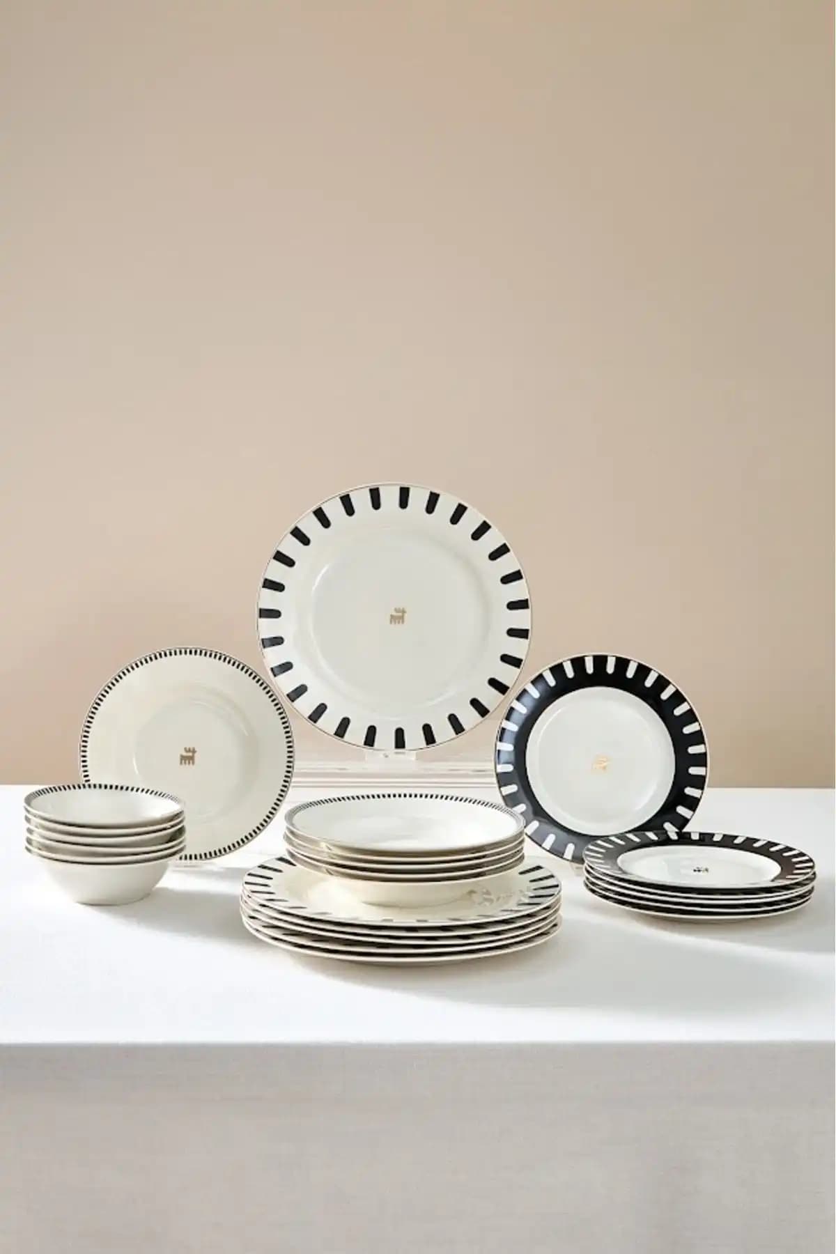 2025'te Sofralarınızda Fark Yaratacak Karaca Elegance Bone Koleksiyonu