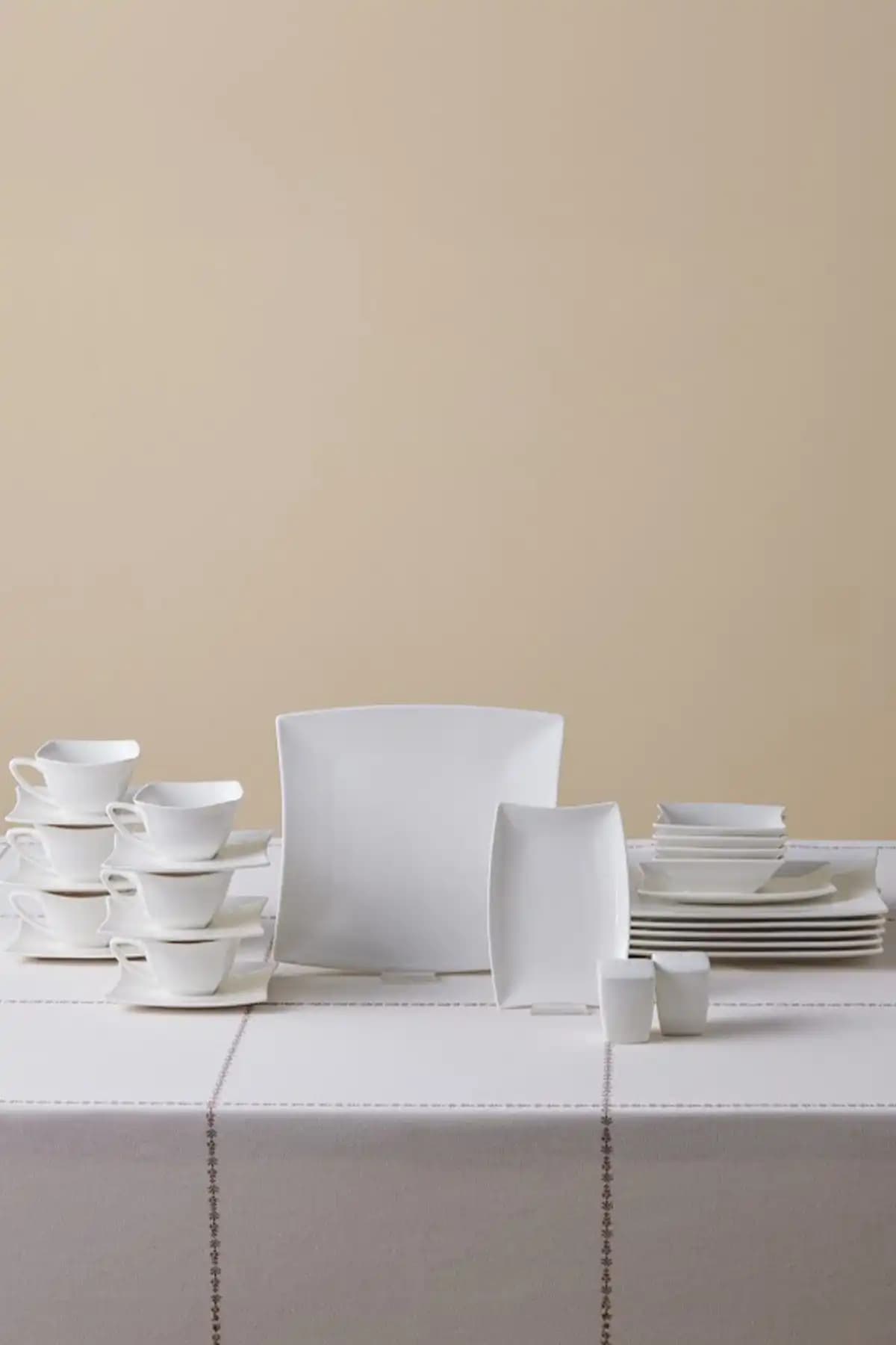 Karaca Forever Bone Perfect White 32 Parça 6 Kişilik Modern ve Dayanıklı Kahvaltı Takımı