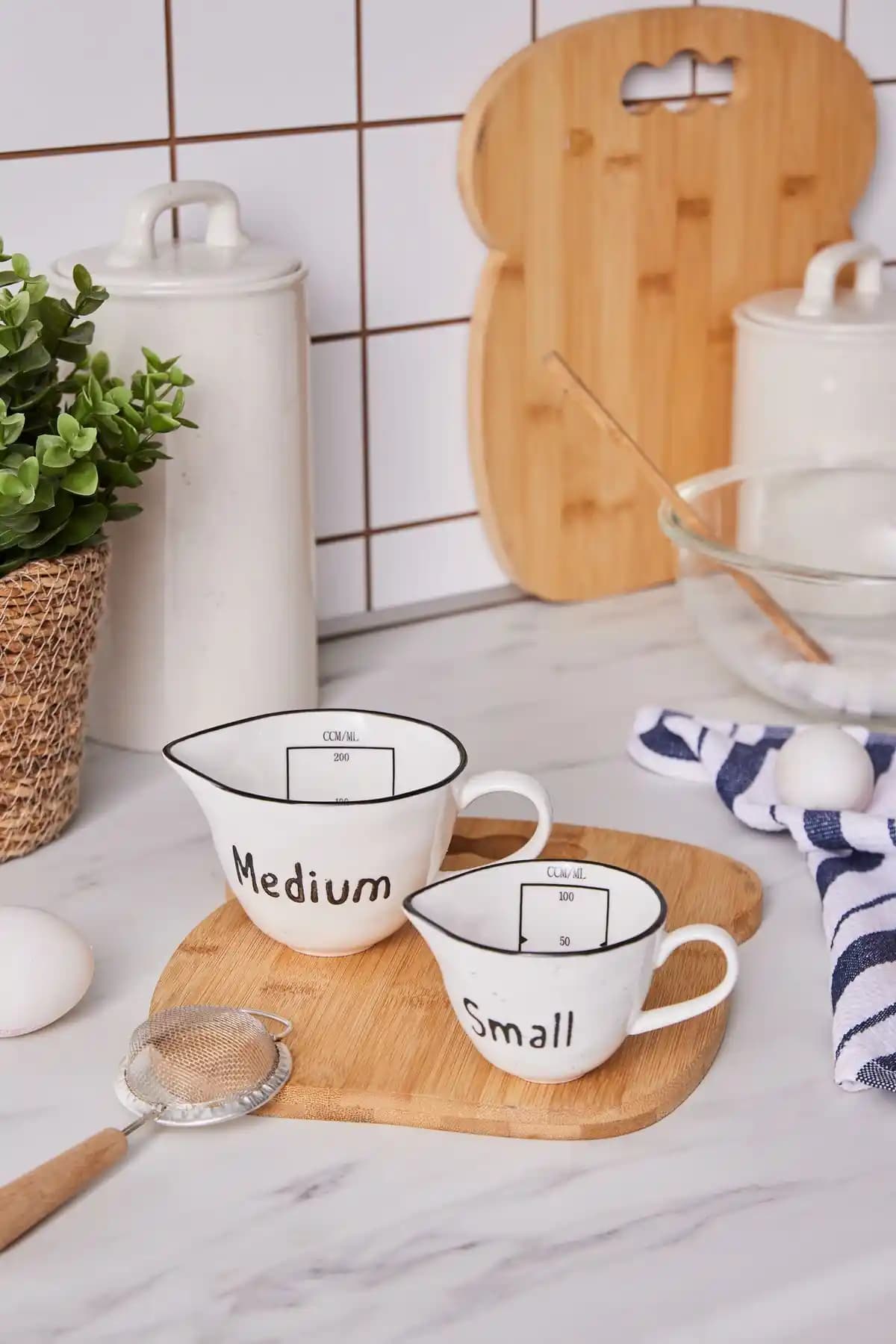 Karaca Veva Mini Ölçü Seti ve YzHome Seramik Ölçü Bardağı Karşılaştırması