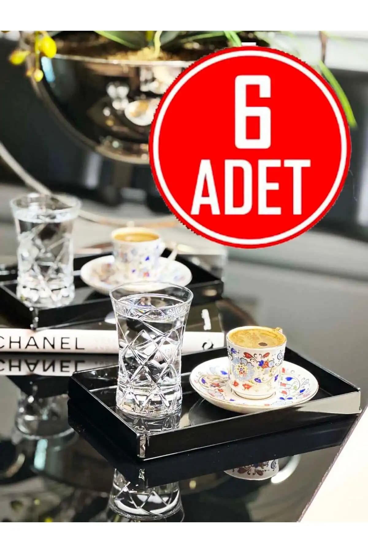 Modern ve Dayanıklı Siyah Pleksi Sunum Tepsisi - Estetik ve Pratik Kullanım