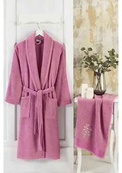 Banyo Bornozları Karşılaştırması: Pamuklu ve Organik Seçenekler Hakkında Detaylar