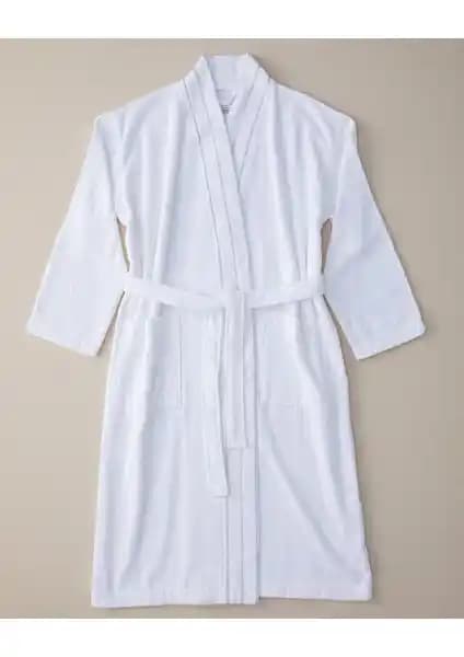 İki Popüler Bornoz Modelinin Detaylı Karşılaştırması: Pamuklu ve Kimono Yaka Seçenekleri