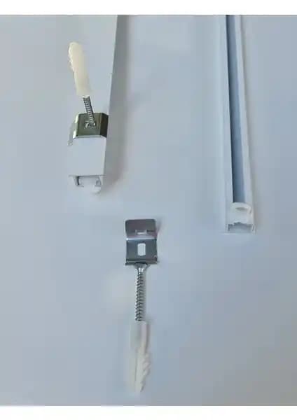 Kenar Çubuğu ve Raylı Kornişler Karşılaştırması: GARDINESTAN JUNG CFO ve Özbereket Yapı Market