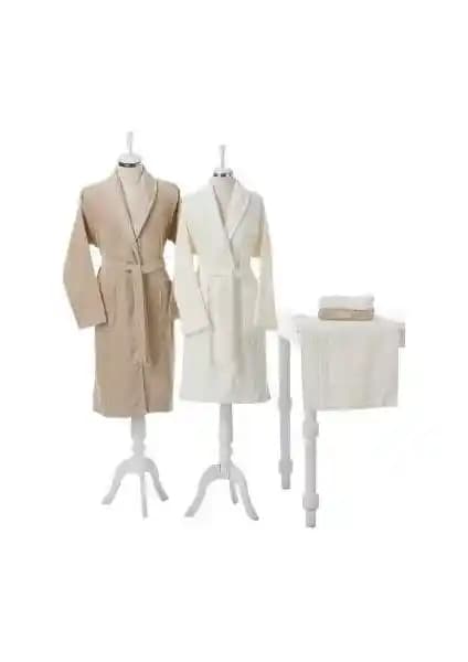 Özdilek Camellia Bej Krem ve Point Happy Aile Bornoz Setleri Karşılaştırması