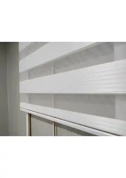 Zebra Perde Modelleri Karşılaştırması: Krem ve Gri Renk Seçenekleri ve Özellikleri