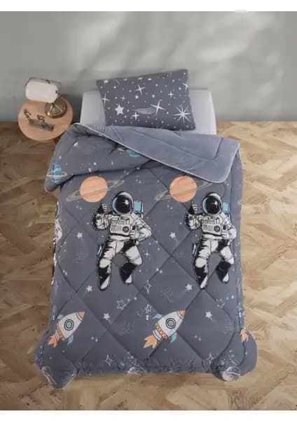 Formeya Yorgan Karşılaştırması: Astronot Desenli ve Gri Welsoft Modelleri 1