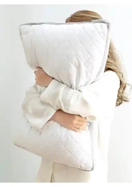 Madame Coco Klimalı ve Teksnil Home Boncuk Silikon Yastık Karşılaştırması