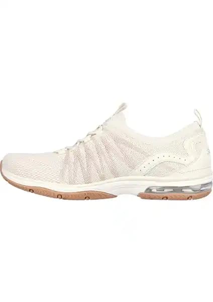 Skechers Active-Air ve ARCH FIT REFINEDE Kadın Günlük Ayakkabı Karşılaştırması