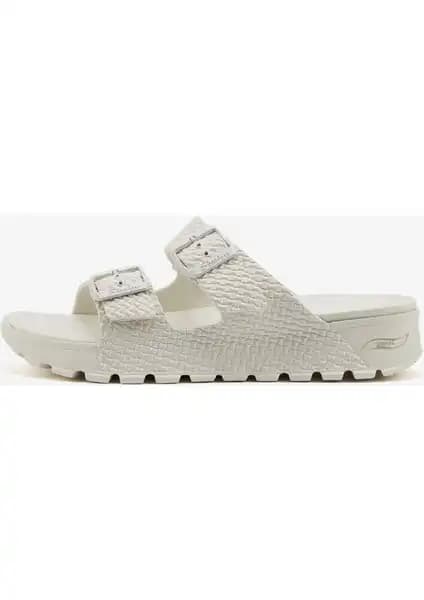 Skechers ARCH FIT ve Go Walk Flex Sandalet Karşılaştırması: Konfor ve Tasarım Analizi 1